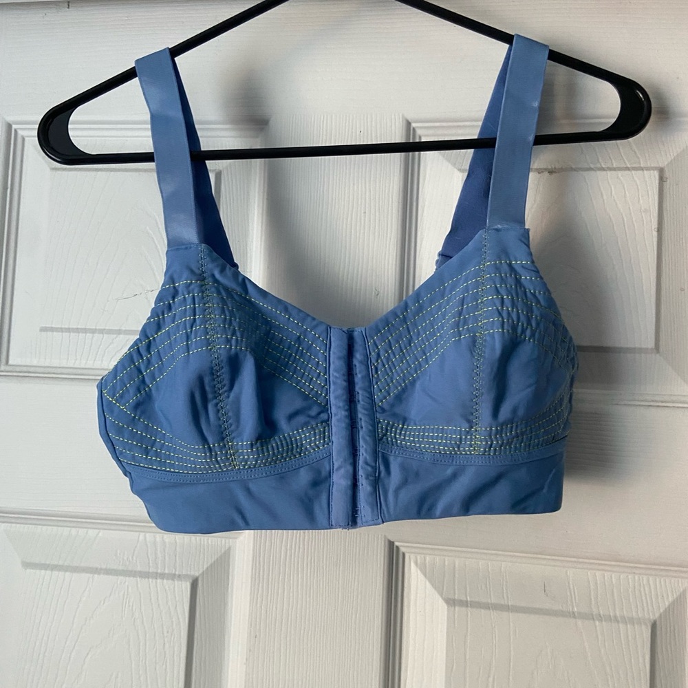 fabletics sports bra and leggings set